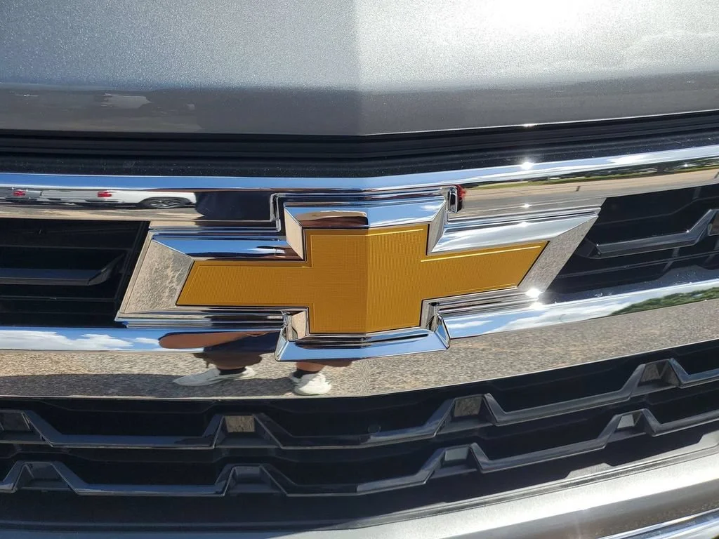 New 2026 Sterling Gray Metallic Chevrolet LT image 37