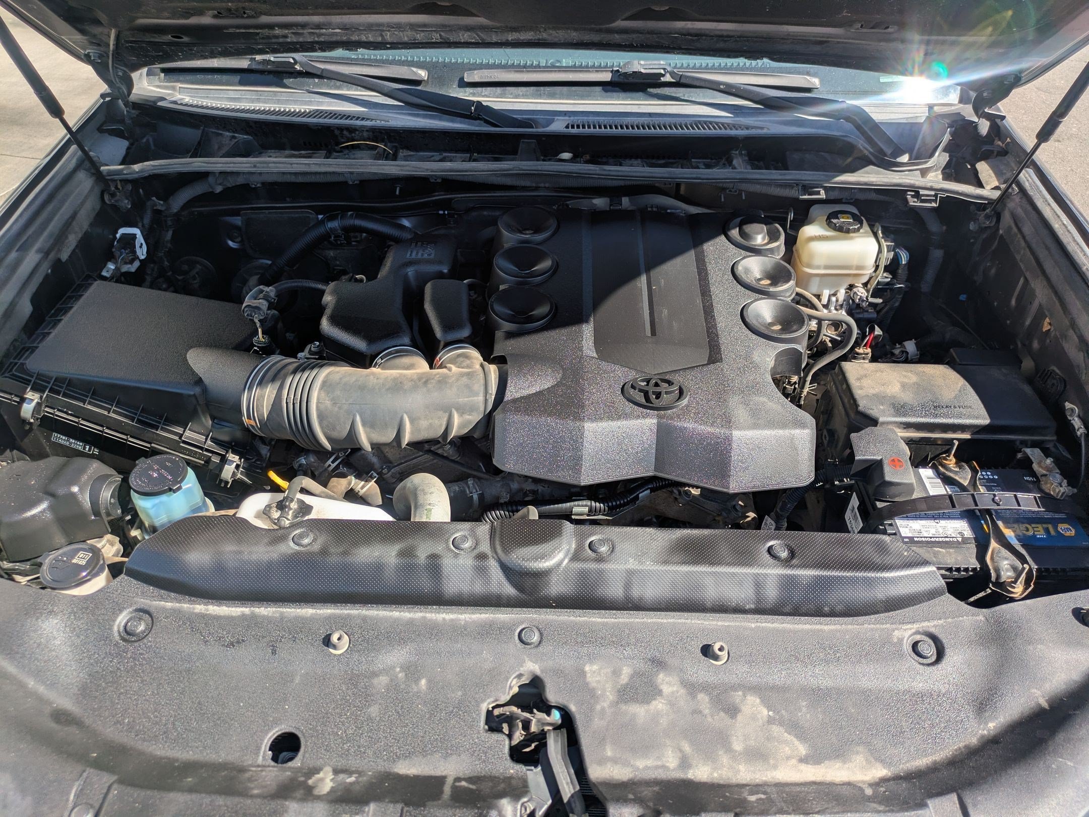 Used 2018 Magnetic Gray Metallic Toyota SR5 image 33