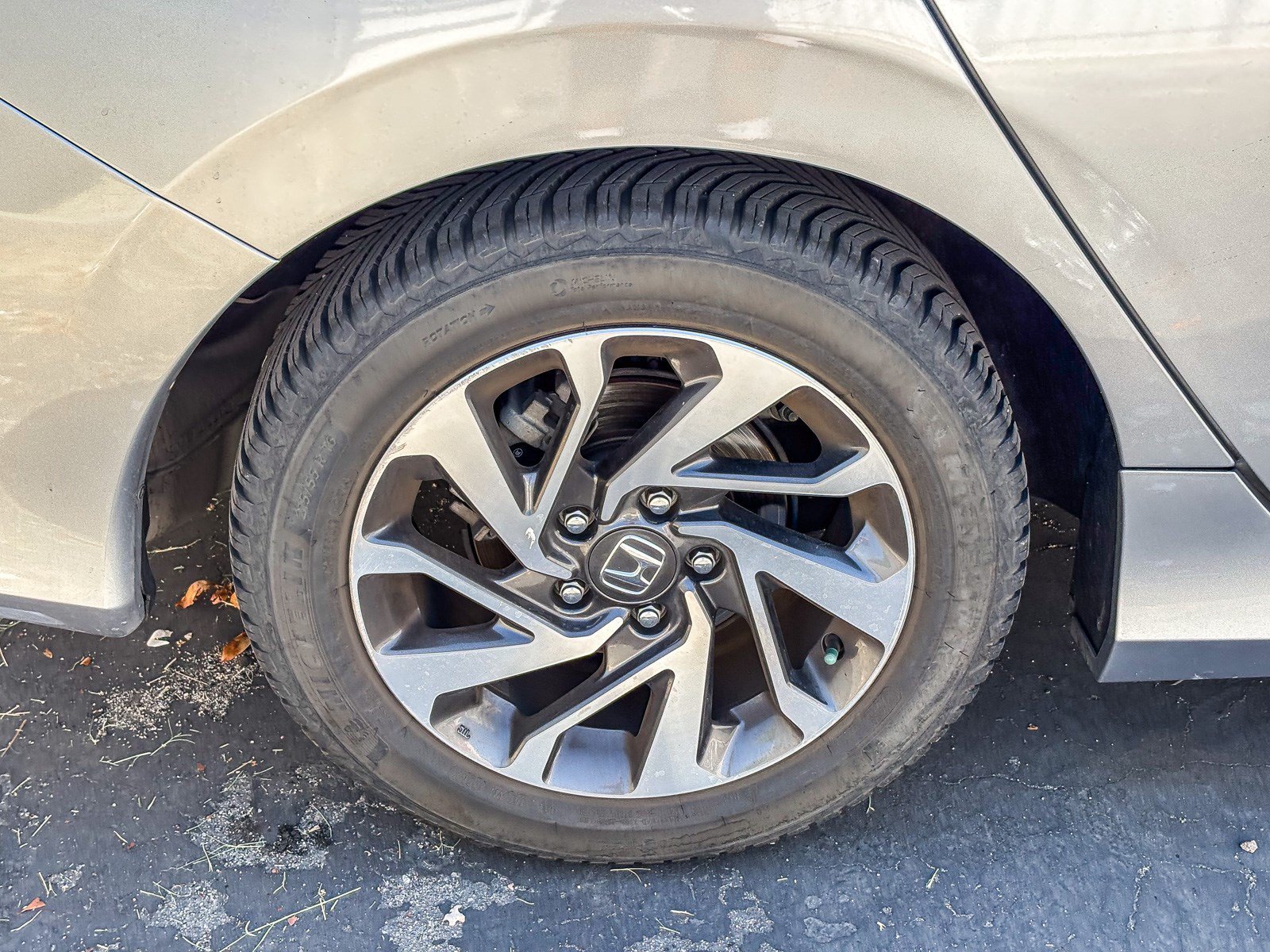 Used 2017 Lunar Silver Metallic Honda EX image 10