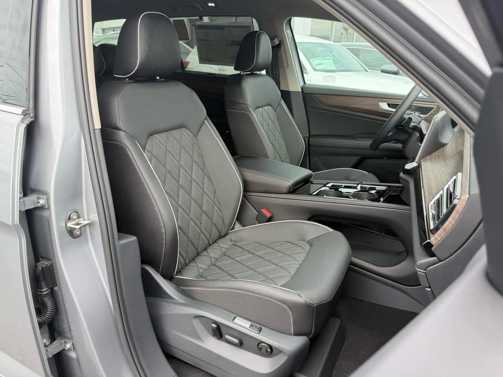 2026 Volkswagen Atlas SEL Premium R-Line - Photo 10