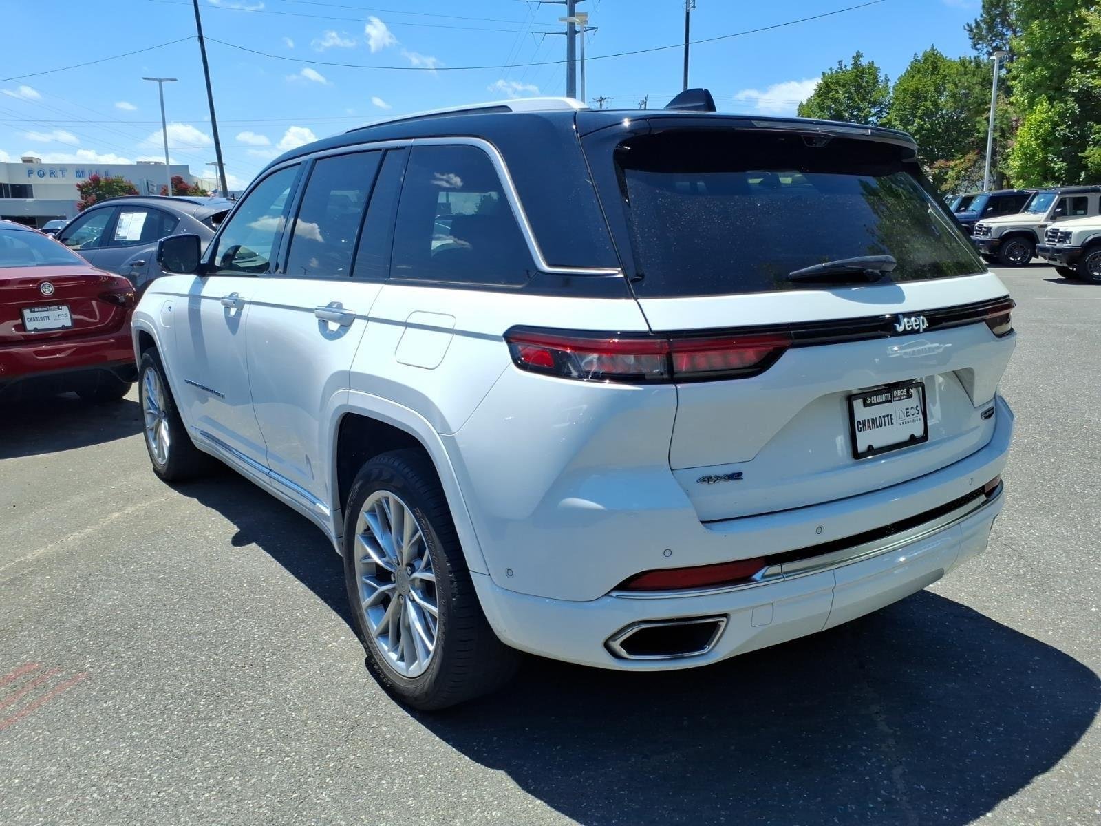 Used 2023 Bright White Clearcoat Jeep Summit image 12