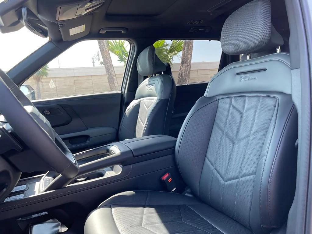 New 2027 White Kia  image 17