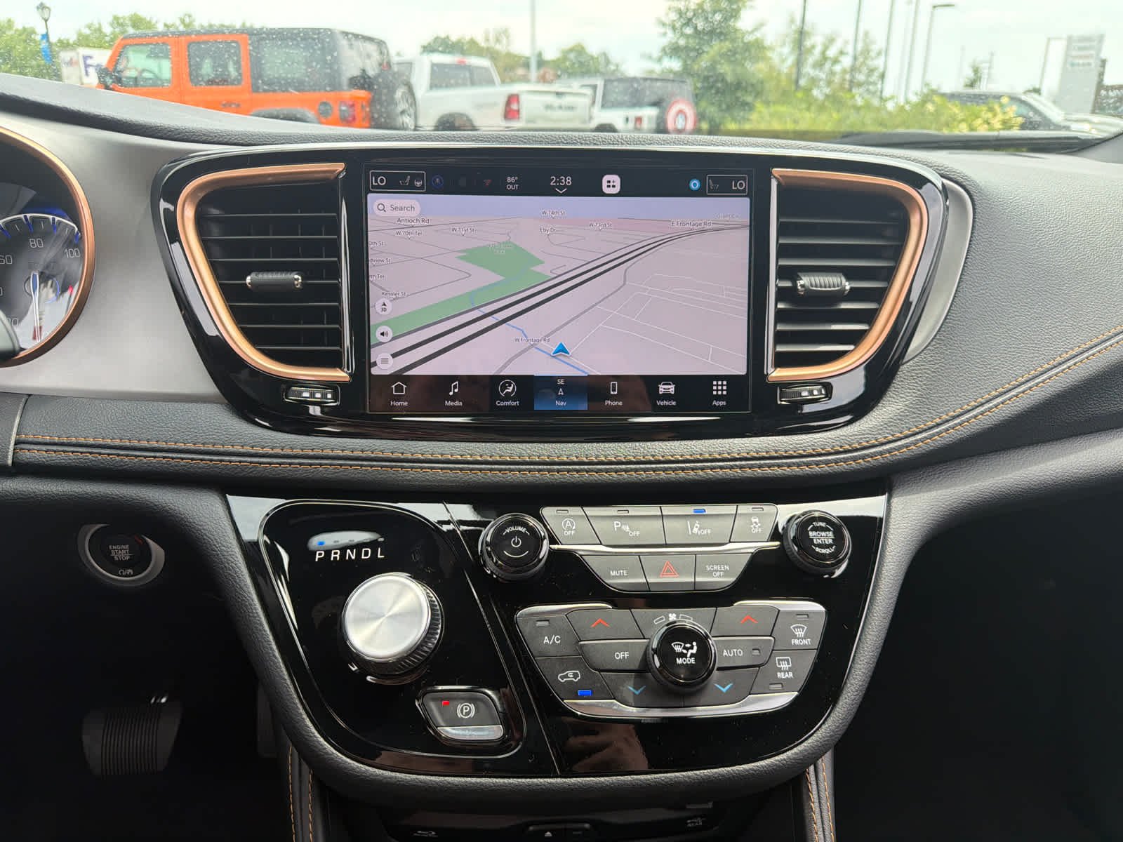 New 2027 Diamond Black Crystal Pearlcoat Chrysler Pinnacle image 31