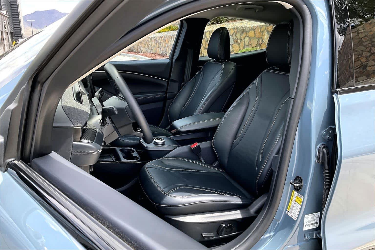 Used 2023 Vapor Blue Metallic Ford Premium image 5