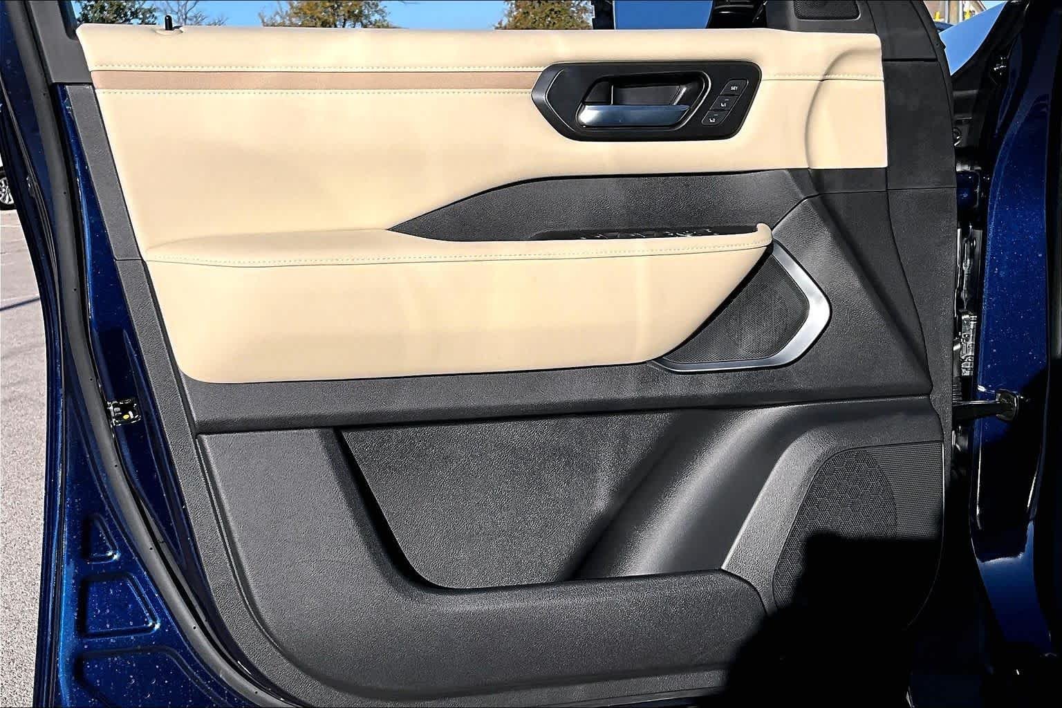 New 2026 Deep Ocean Blue Pearl Nissan Platinum image 10