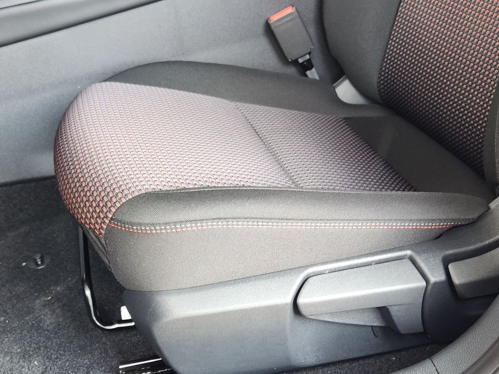 New 2026 Atlantic Gray Metallic / Super Black Two-tone Nissan SR image 24