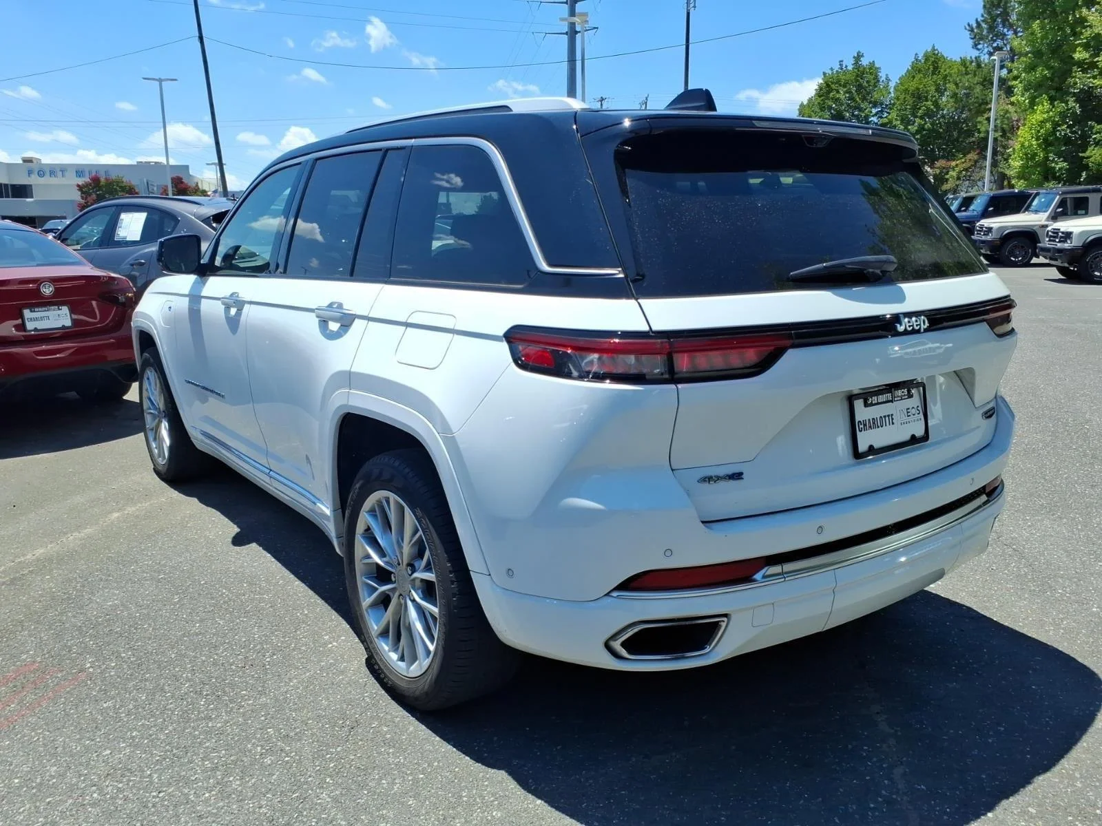 Used 2023 Bright White Clearcoat Jeep Summit image 12
