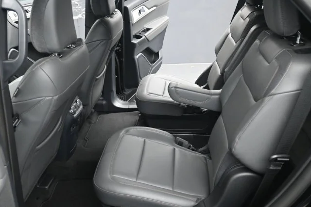 New 2027 Agate Black Metallic Ford Active image 5