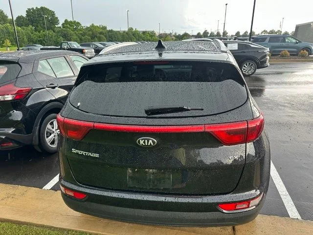 Used 2017 Red Kia EX image 7