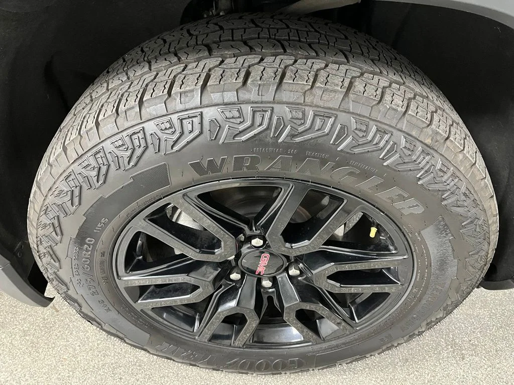 Used 2021 Black GMC Elevation image 18