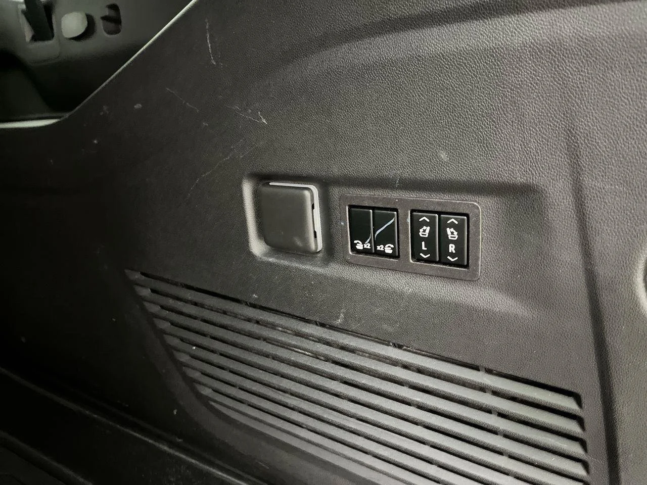 2023 GMC Yukon XL Denali - Photo 36