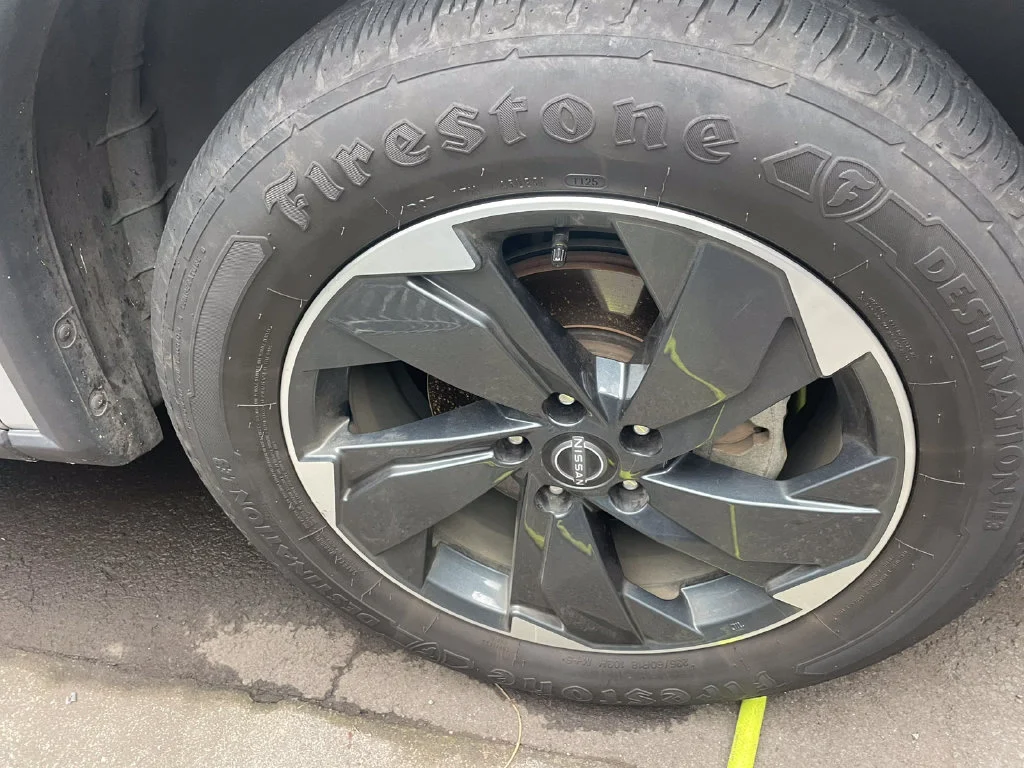 Used 2024 Silver Nissan SV image 4