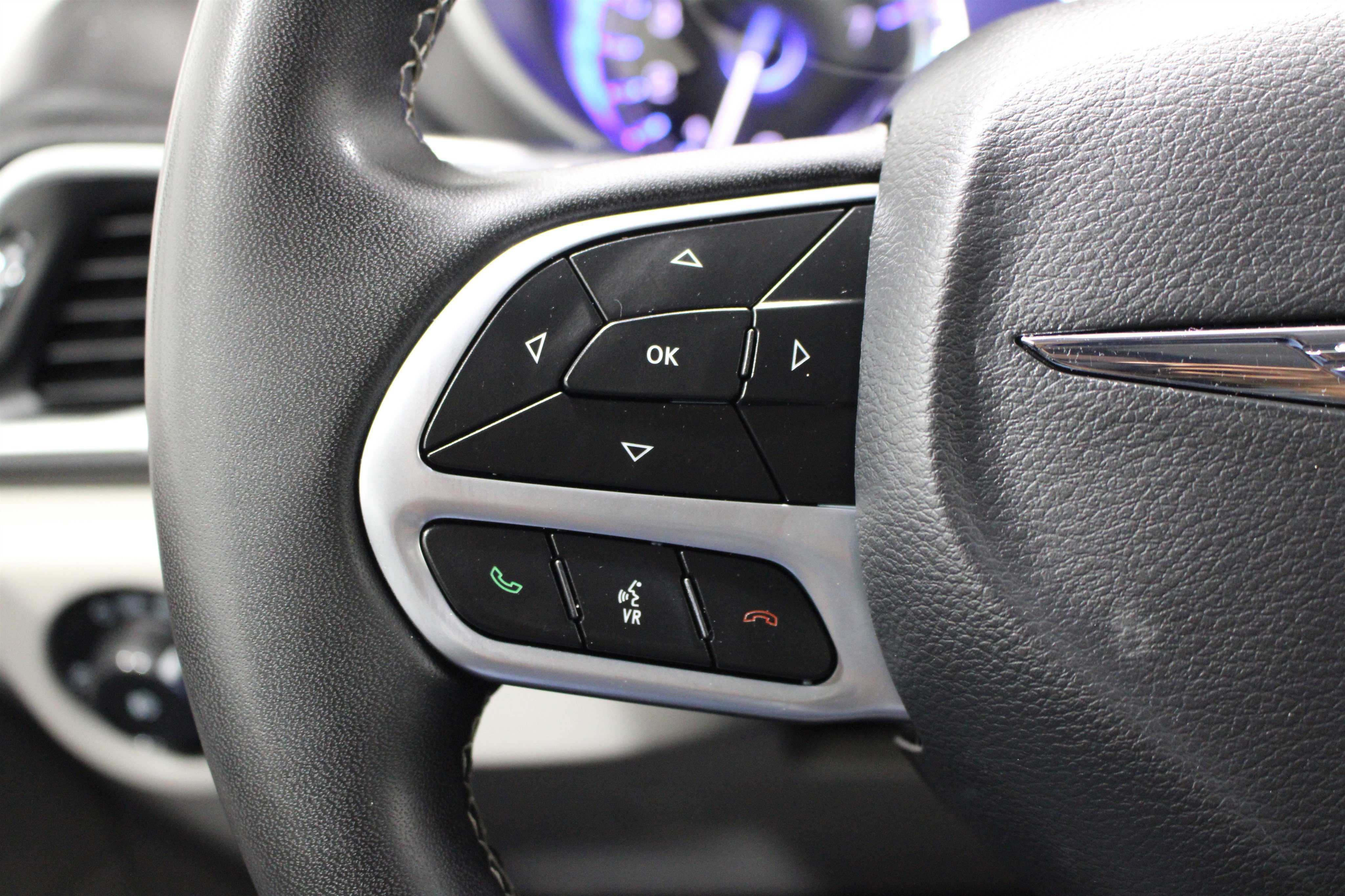 Used 2024 Bright White Clearcoat Chrysler Touring L image 11