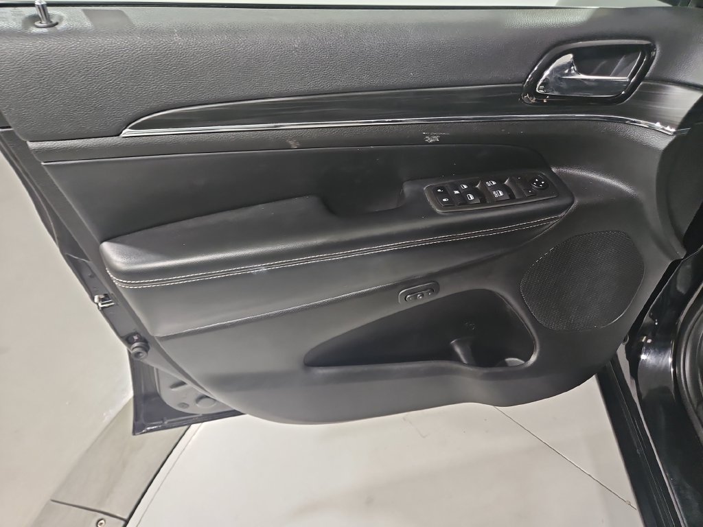 Used 2021 Black Jeep Limited image 11