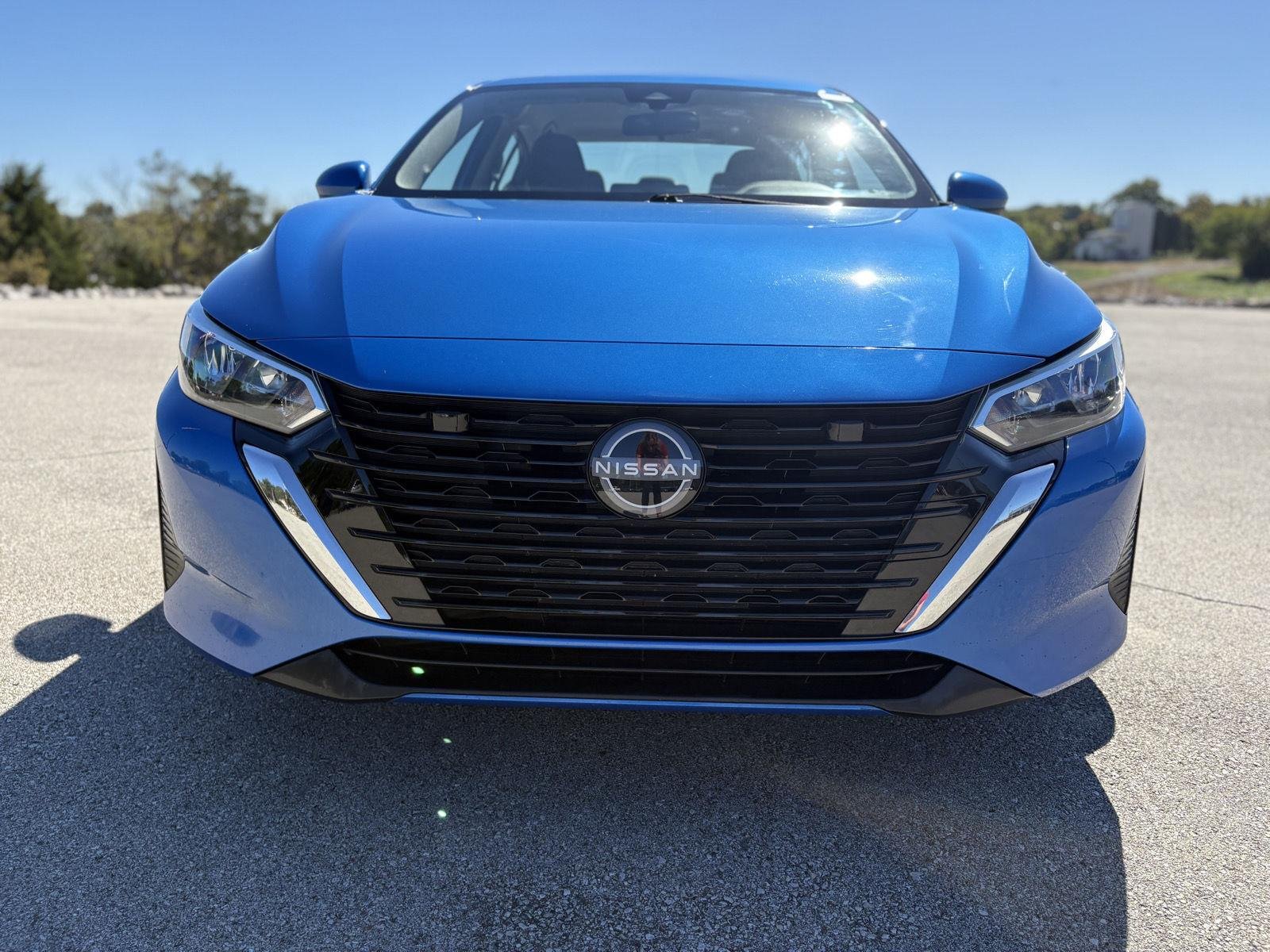 Used 2025 Electric Blue Metallic Nissan SV image 17