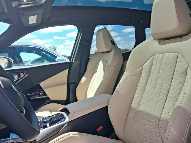 New 2026 Alpine White BMW 30 xDrive image 11