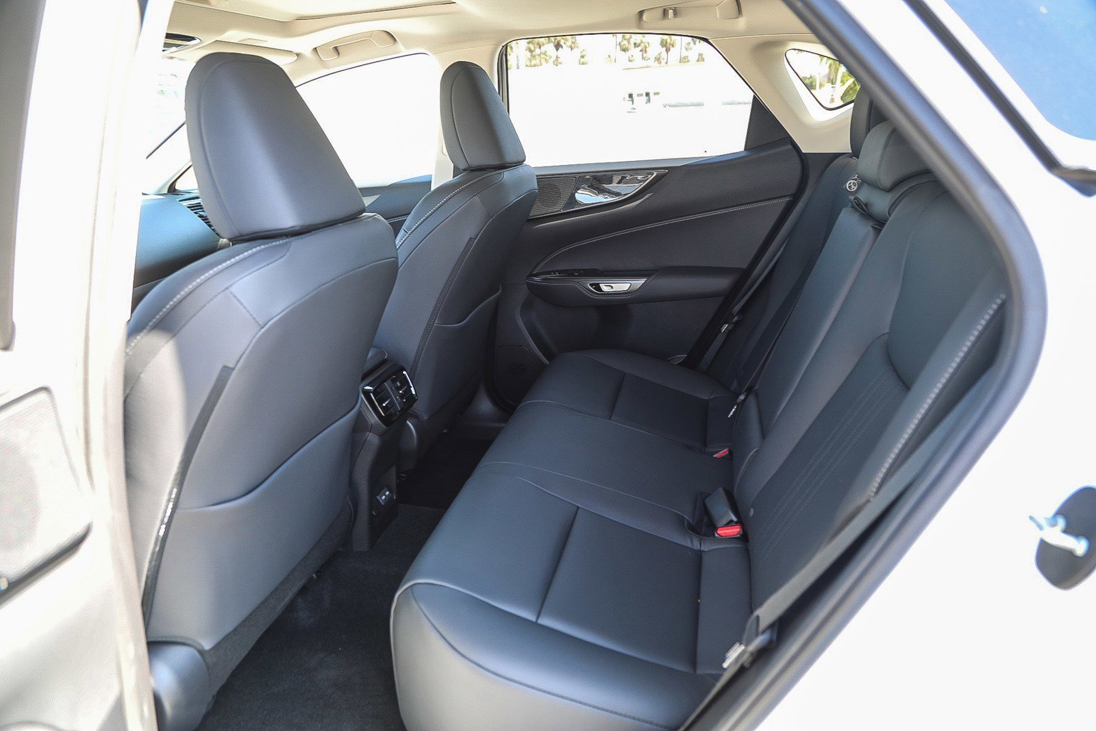 2025 Lexus NX 350 - Photo 17