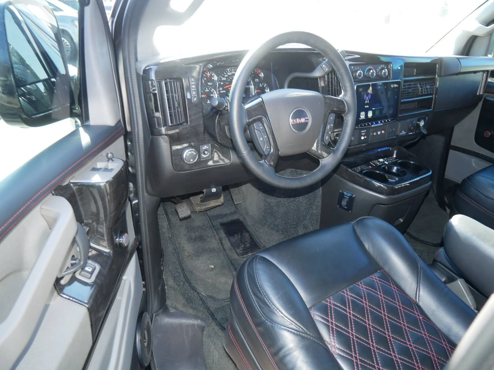 Used 2025 Onyx Black GMC Work Van image 15