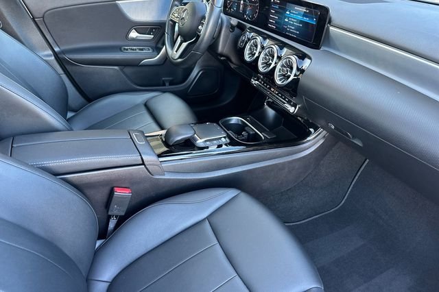 Used 2022 White Mercedes-Benz A 220 image 19