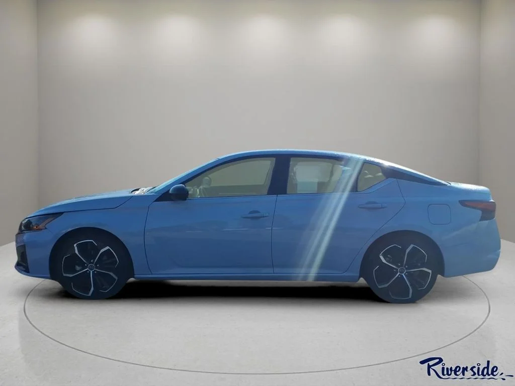 Used 2024 Gray Nissan 2.5 SR image 5