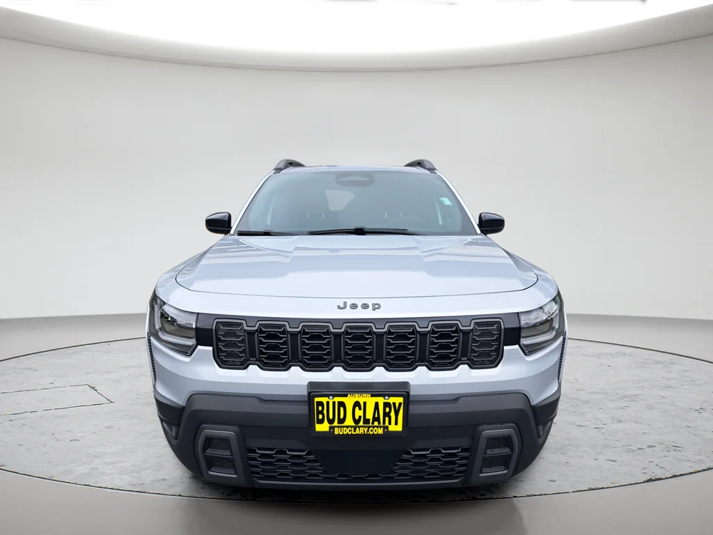 New 2026 Silver Zynith Clear-Coat Exterior Paint Jeep Laredo image 8