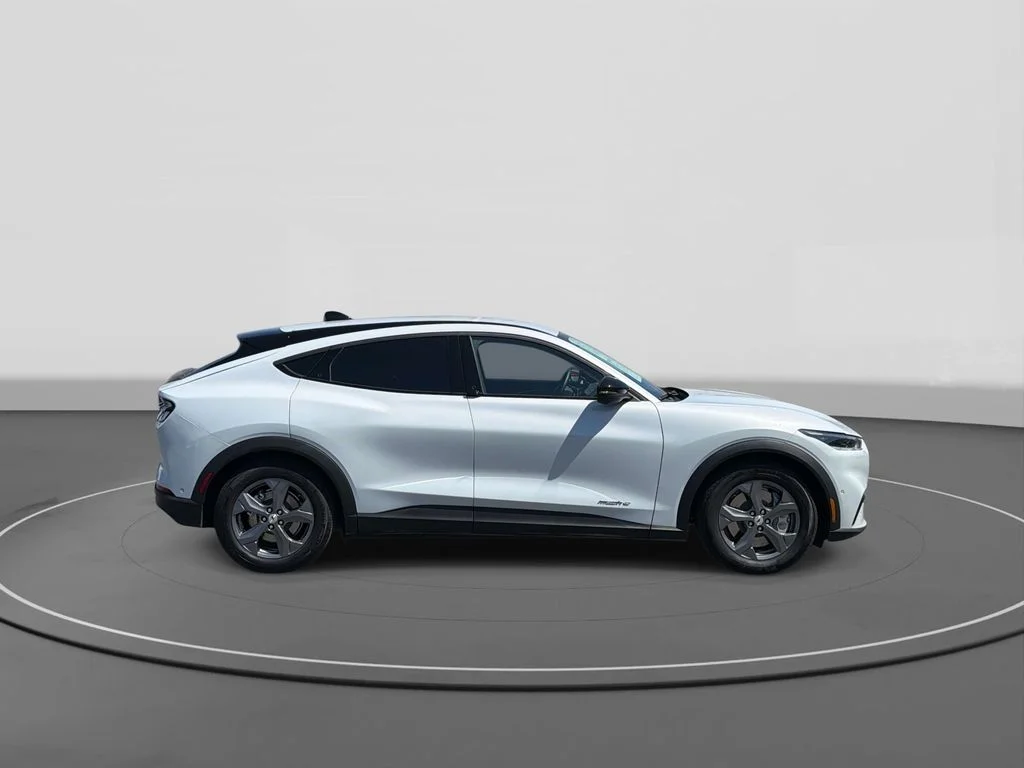 Used 2023 Space White Metallic Ford Select image 4