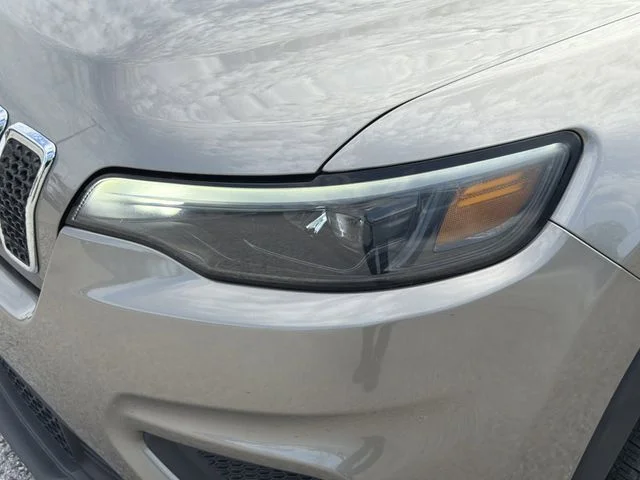 Used 2021 Beige Jeep Latitude Plus image 8