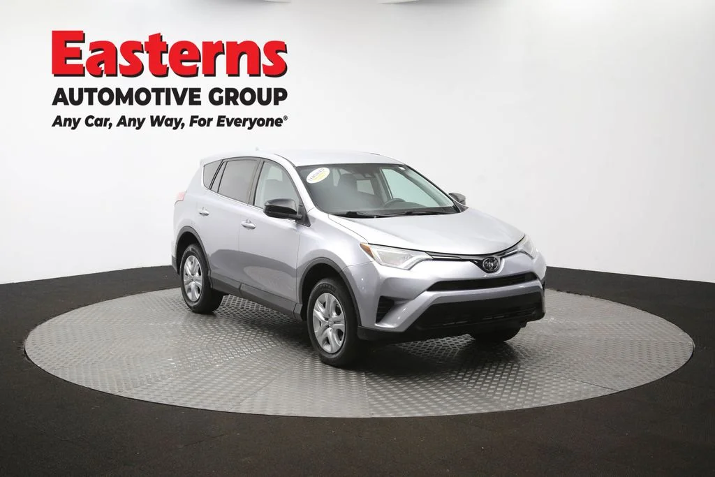 Used 2018 Silver Toyota LE image 48