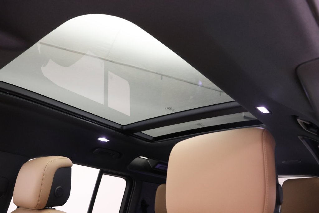New 2026 Gondwana Stone Metallic Land Rover X-Dynamic SE image 13