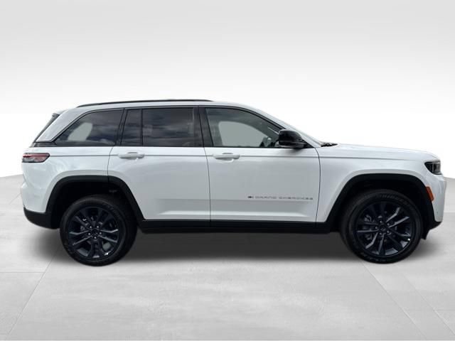 New 2026 Bright White Clear-Coat Exterior Paint Jeep 85th Anniversary Edition image 8