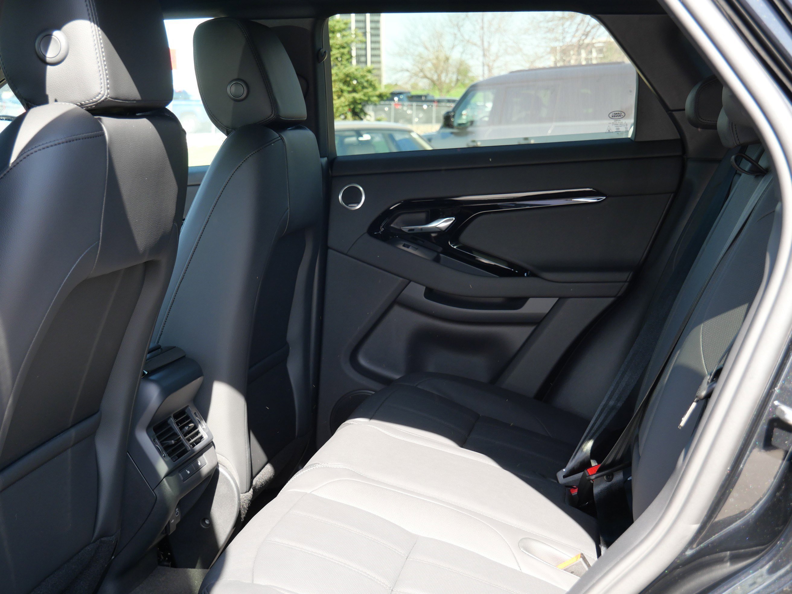 New 2026 Santorini Black LAND ROVER S image 6