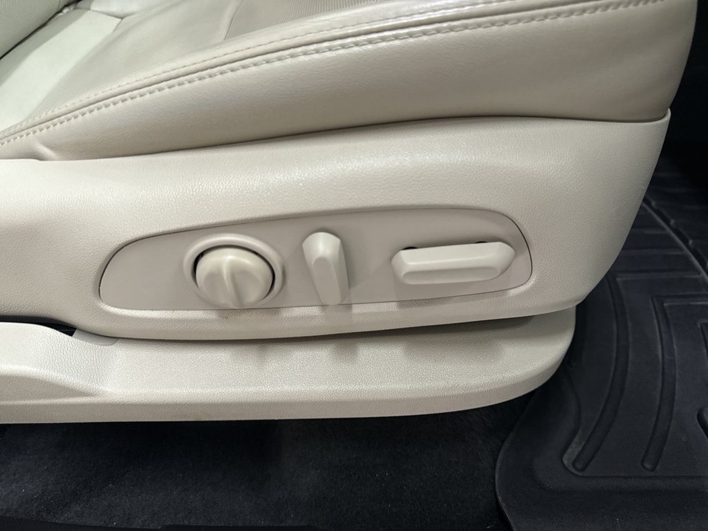 Used 2018 Black Cherry Metallic Buick Essence image 19