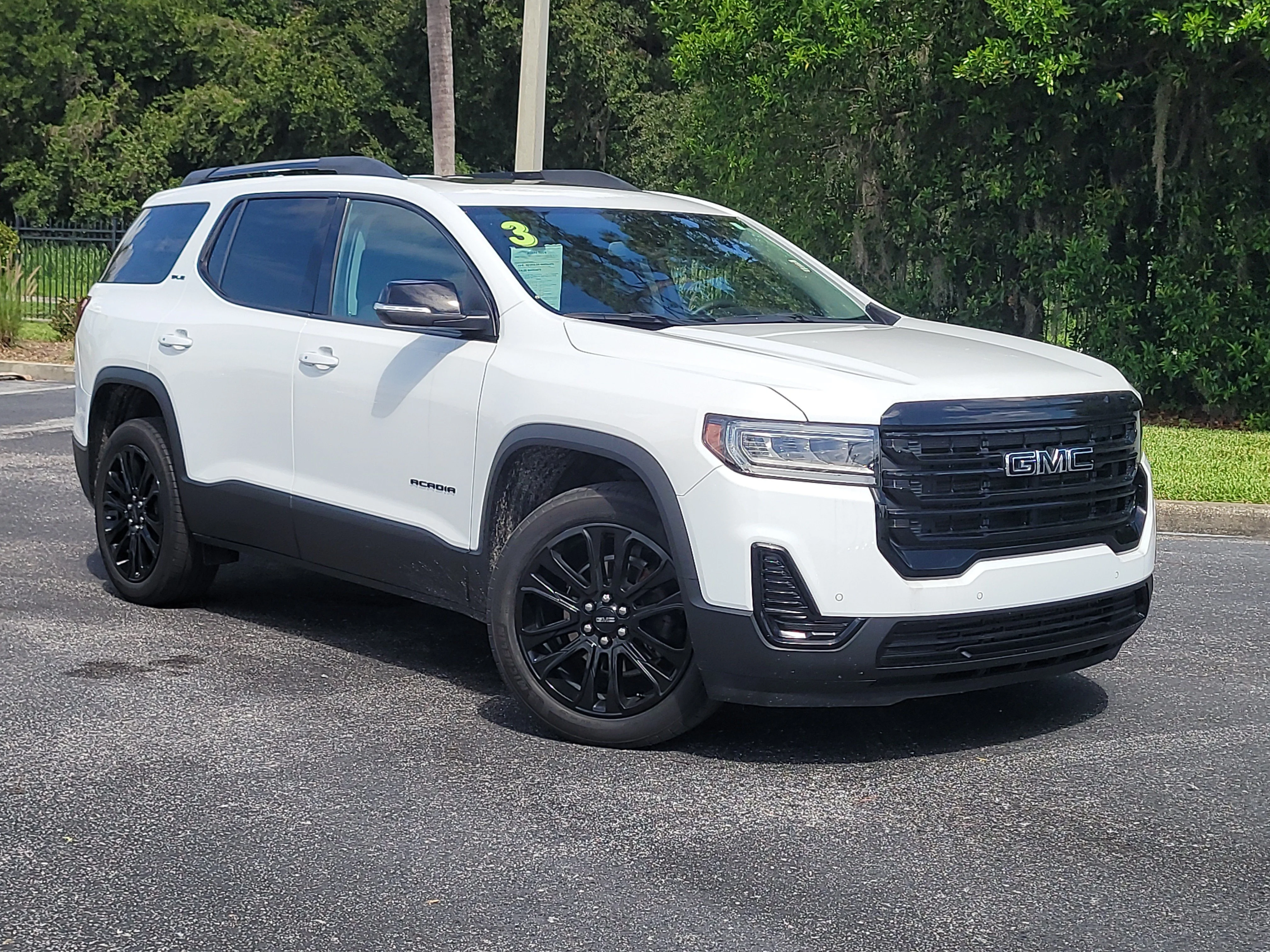 Used 2023 Summit White GMC SLE image 1