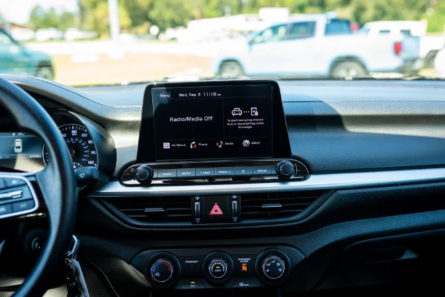 Used 2024 Snow White Pearl Kia LXS image 7