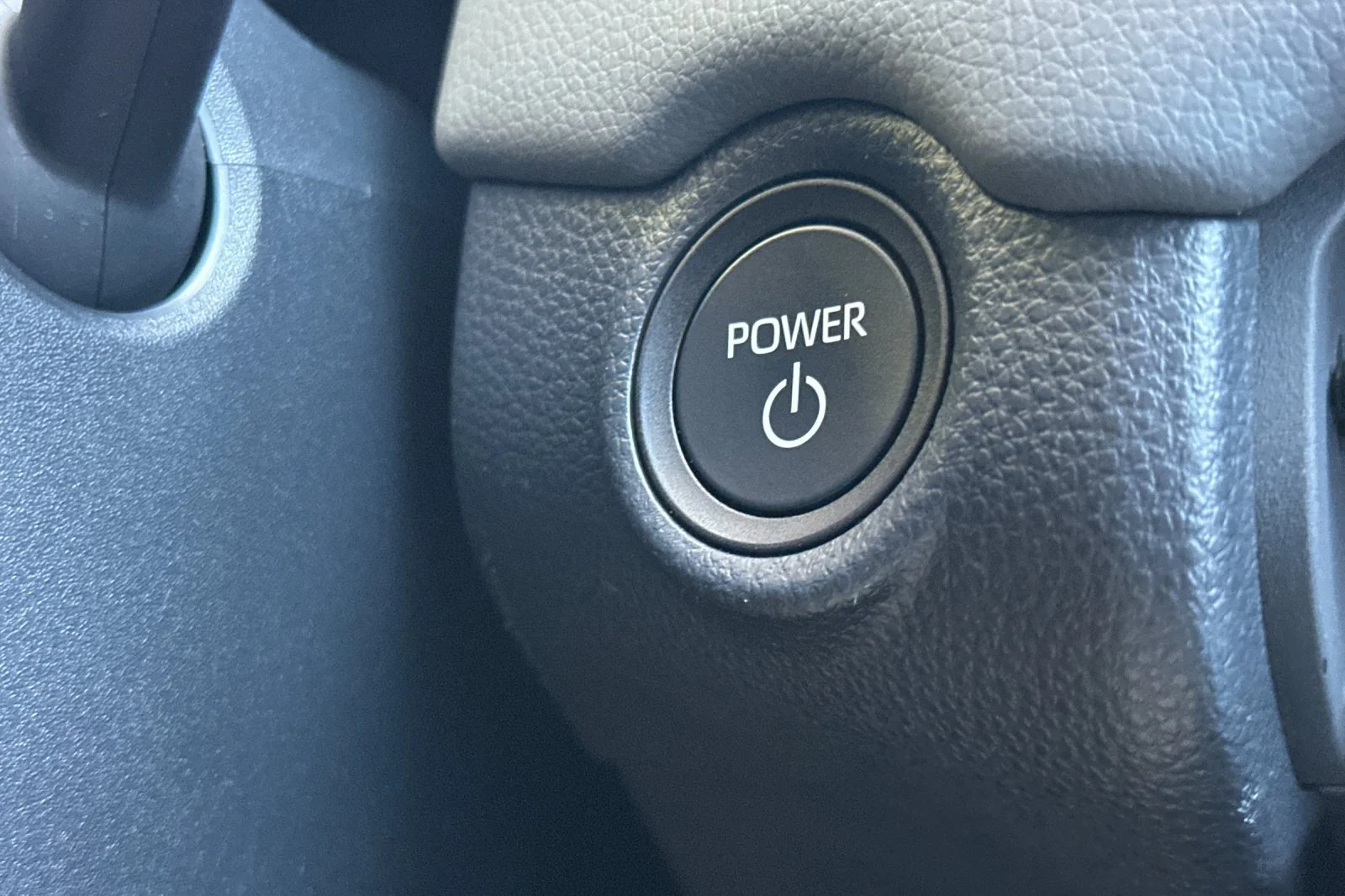 2026 Toyota RAV4 Plug-in Hybrid SE - Photo 31