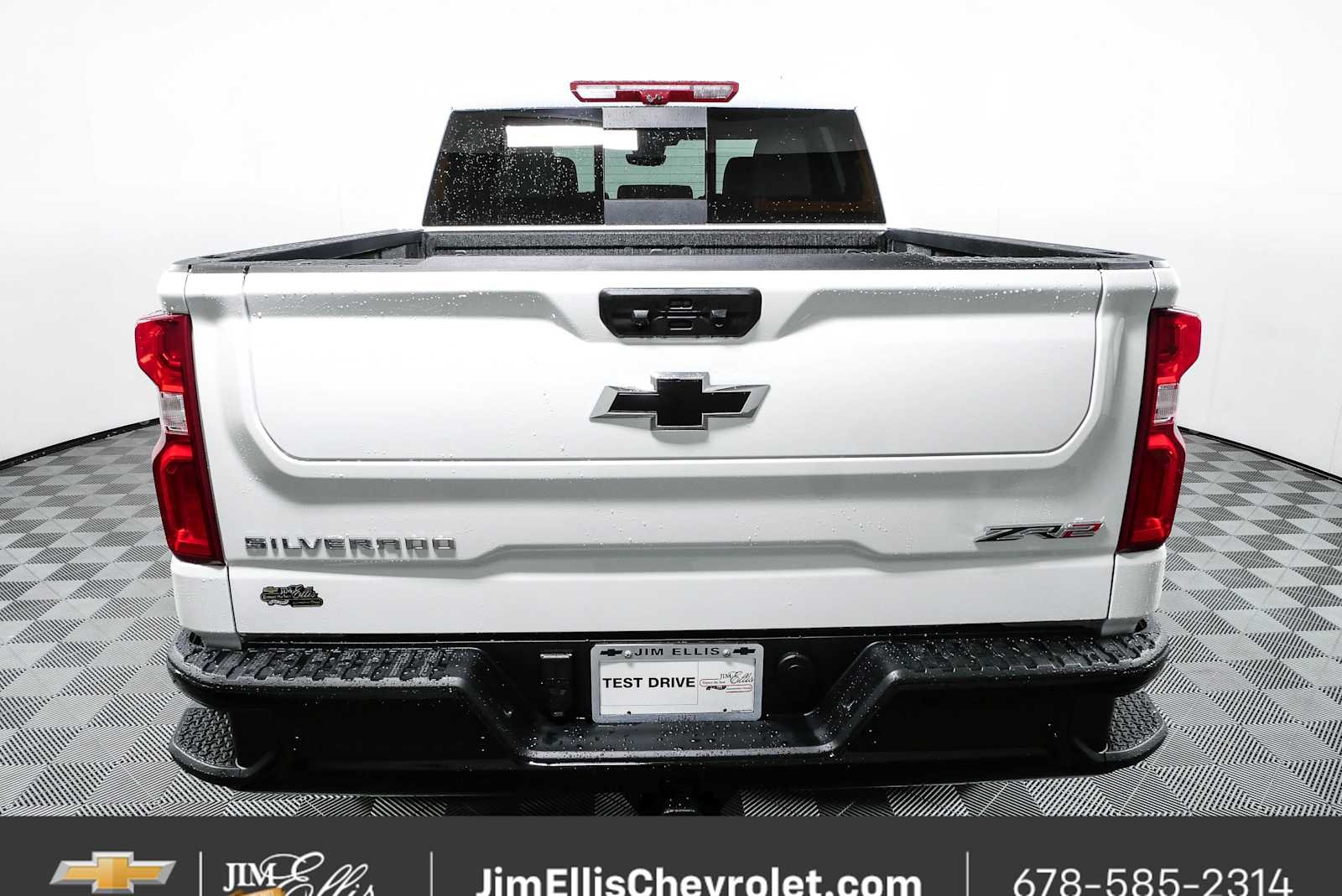 New 2026 Summit White Chevrolet ZR2 image 27