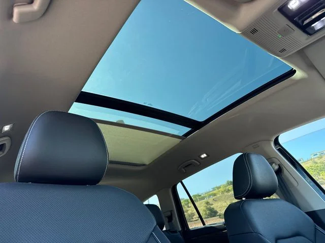 New 2026 Deep Black Pearl Volkswagen SE w/Technology image 18