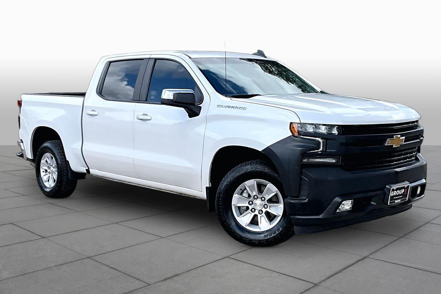 Used 2021 Iridescent Pearl Tricoat Chevrolet LT image 3