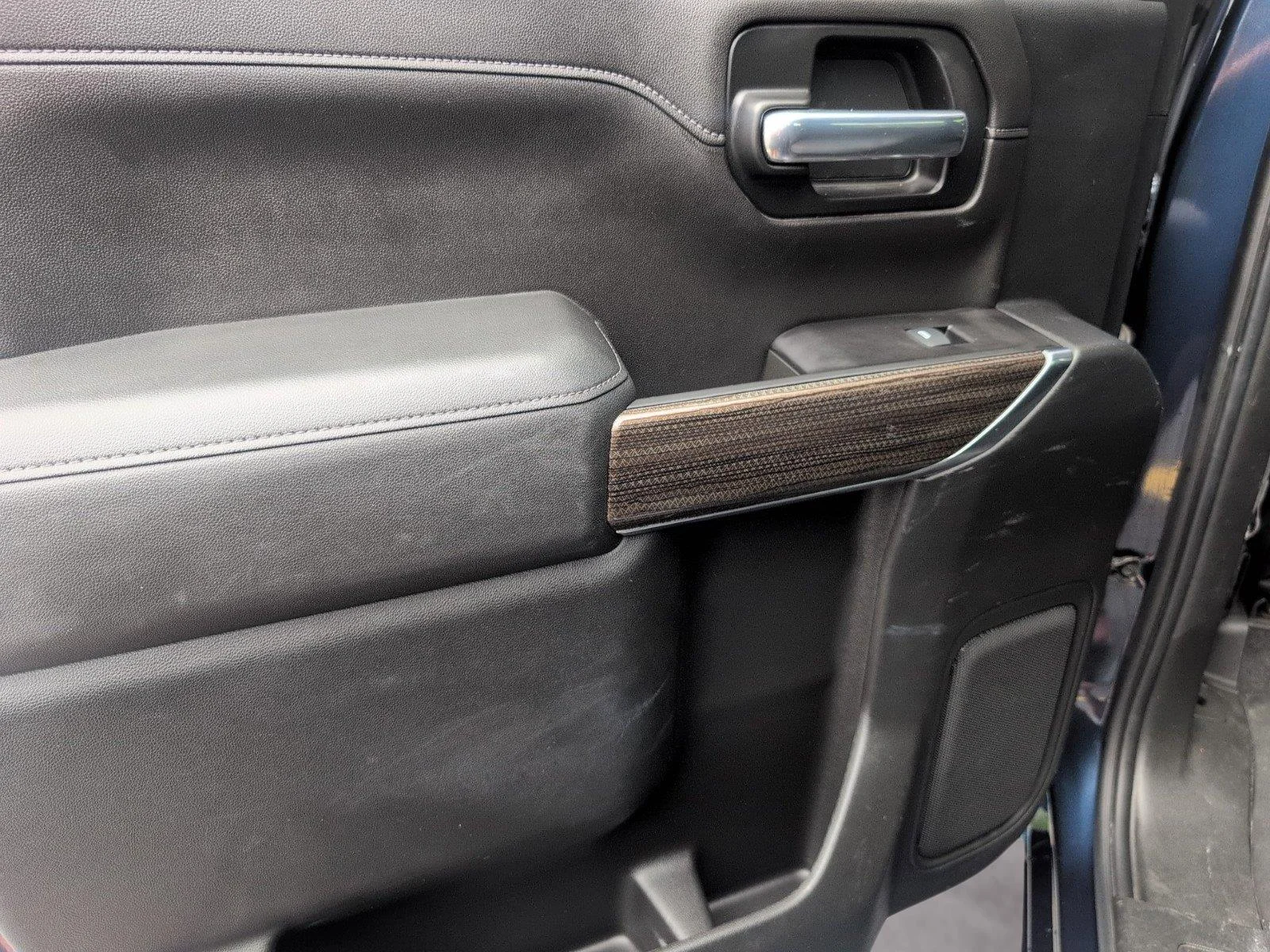 Used 2020 NORTHSKY BLUE METALLIC Chevrolet RST image 31