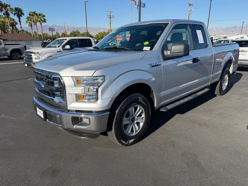 Used 2015 Ingot Silver Meta Ford XLT image 7