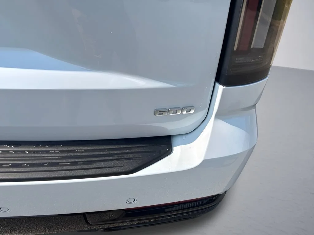 Used 2026 Vibrant White Tricoat Cadillac Platinum Sport image 38