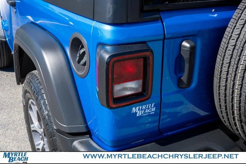 New 2026 Hydro Blue Pearl-Coat Exterior Paint Jeep Sport S image 12