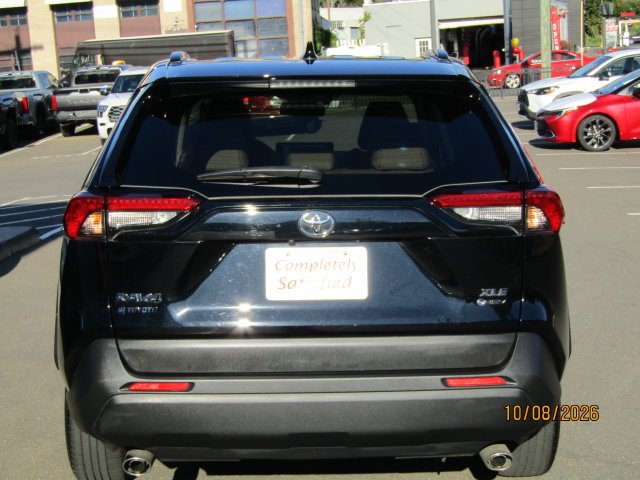 Used 2025 Midnight Black Metallic Toyota XLE Premium image 5