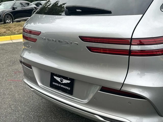 Used 2023 Silver Genesis Advanced image 12
