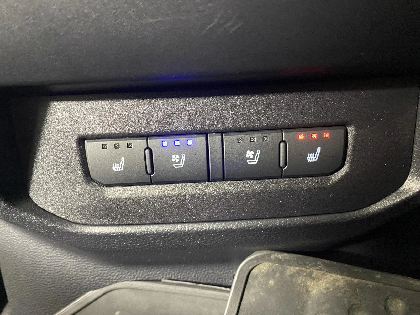 Used 2025 Magnetic Gray Metallic Toyota Platinum image 25