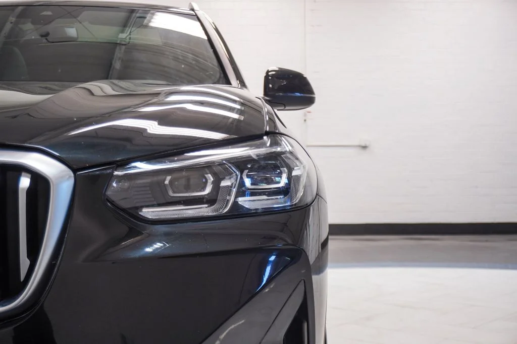 Used 2022 Black BMW sDrive30i image 43