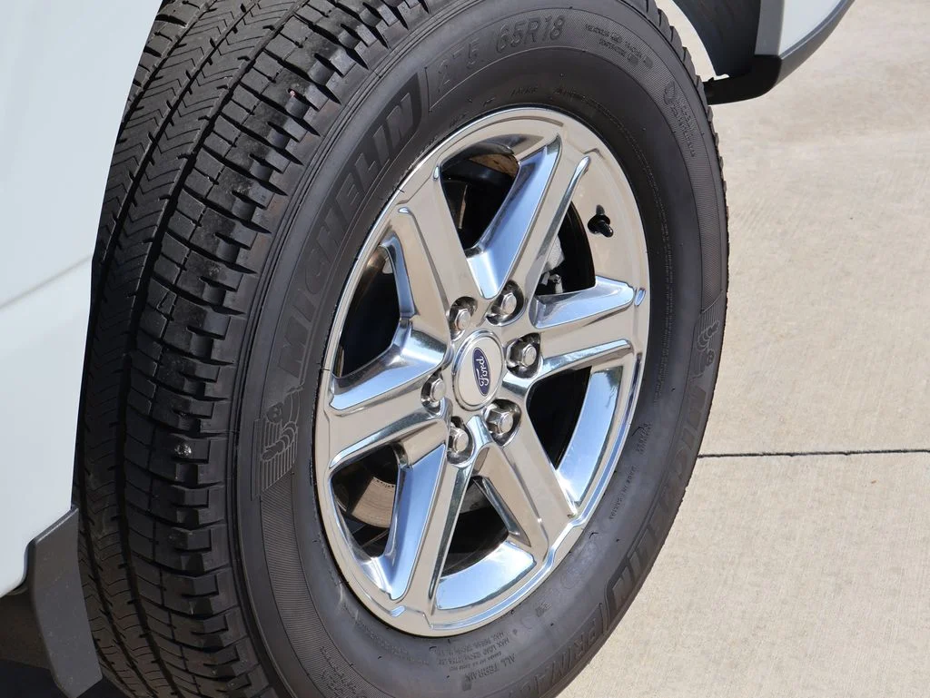 Used 2024 Avalanche Ford XLT image 39