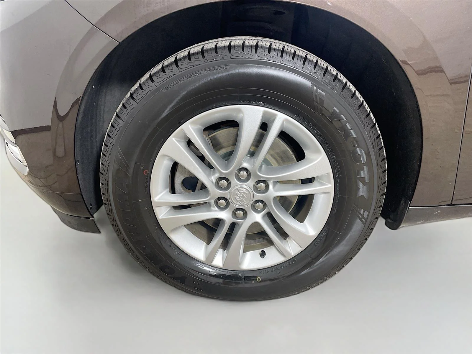 Used 2018 Havana Metallic Buick Essence image 29