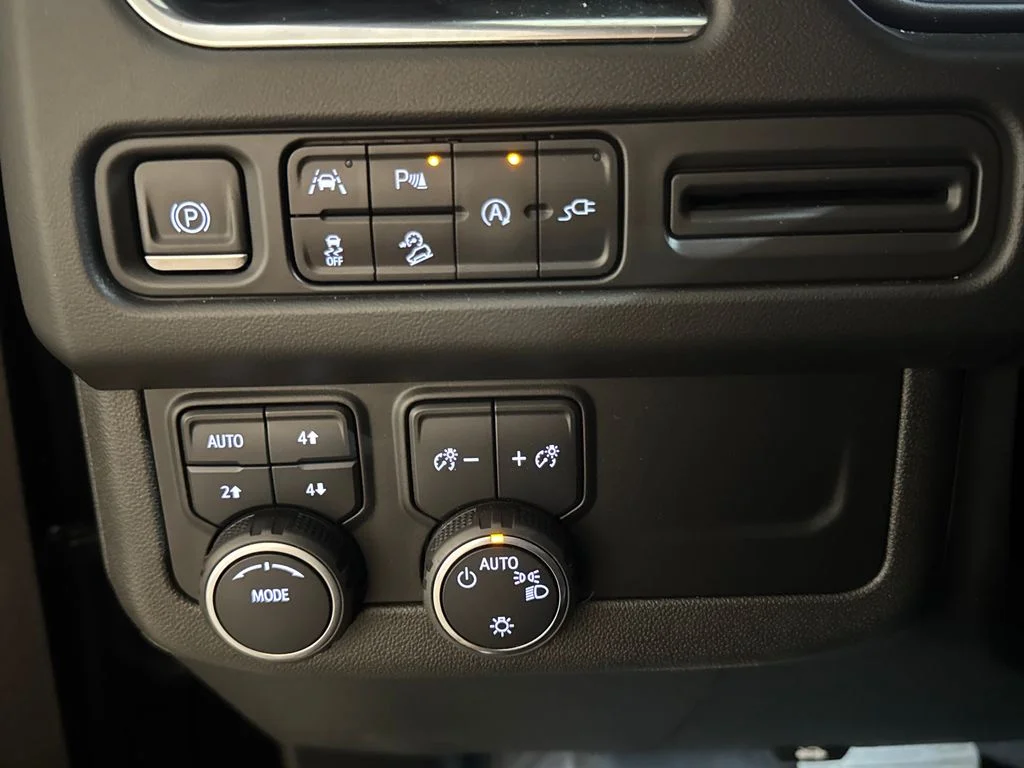 Certified Used 2022 Black Chevrolet Z71 image 19