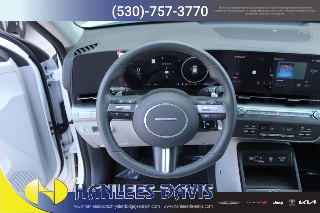 Used 2024 White Hyundai SEL image 16